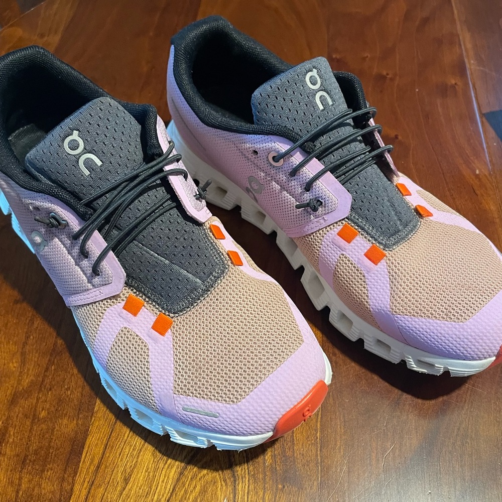 Women's 8.5 On Running Cloud 5 Push (Fiji/Rose) EEUC worn only a couple times